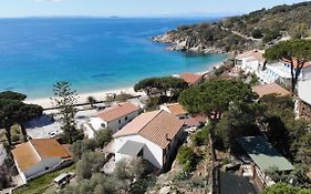 Appartamenti Cavoli - Vista Mare Con Terrazze, Clima E Posti Auto