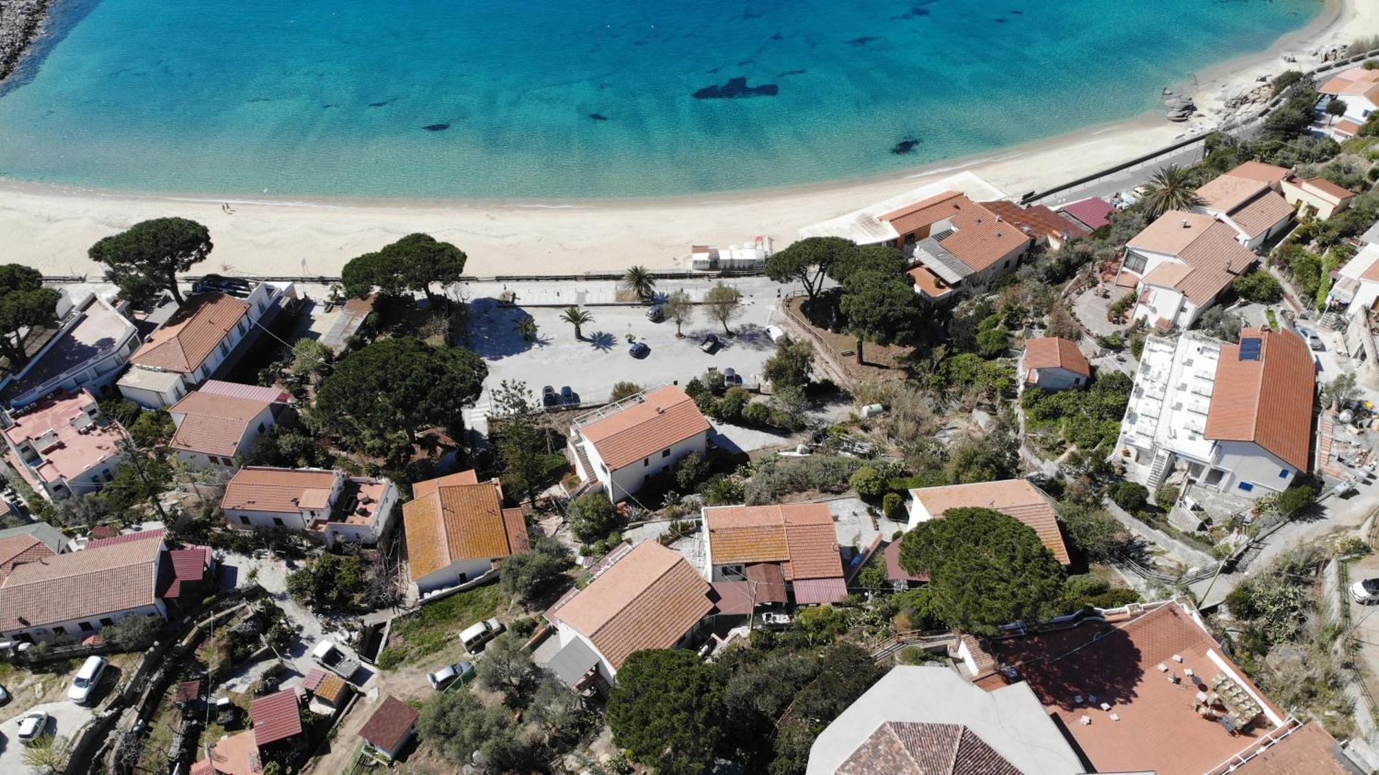 Appartamenti Cavoli - Vista Mare Con Terrazze, Clima E Posti Auto Spiaggia di Cavoli Esterno foto