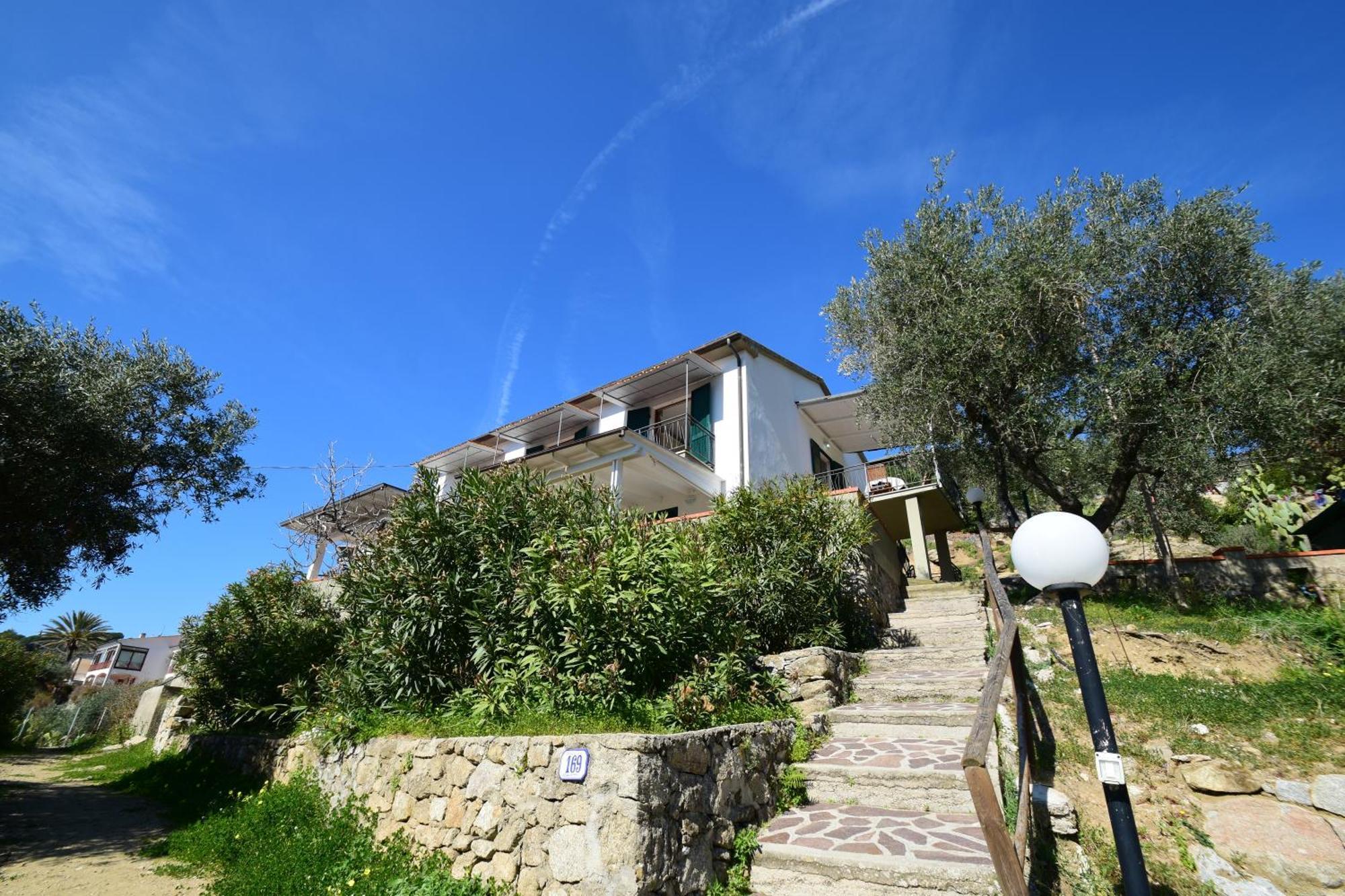 Appartamenti Cavoli - Vista Mare Con Terrazze, Clima E Posti Auto Spiaggia di Cavoli Esterno foto